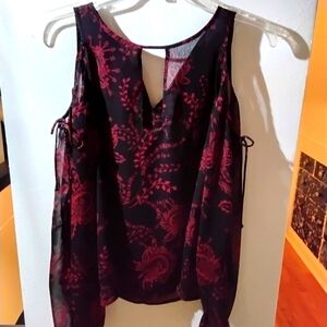 Express Cold Shoulder Red Black Ties Sleeves Soulders Silky Material V Neck